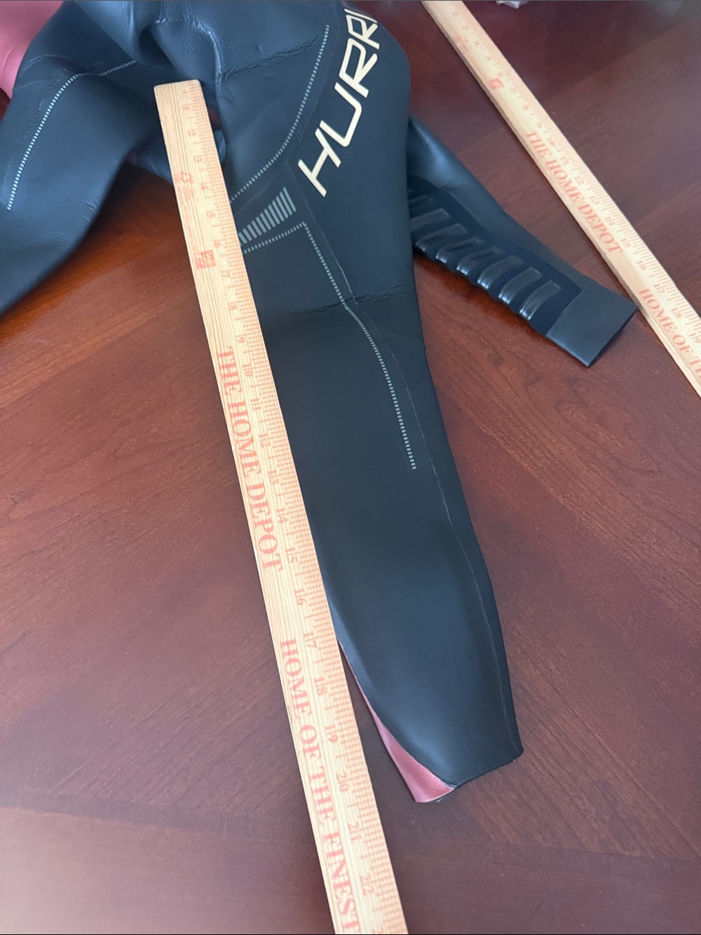 TYR Black Fullsleeve hurricane Wetsuit with Burgundy Panels Sz S back zip - Picture 13 of 14